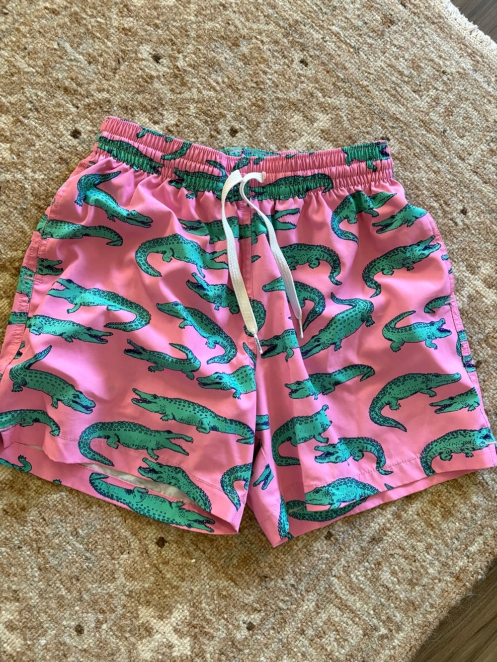 Chubbies Men’s XS Pink Swim Shorts with Green Alligator Print